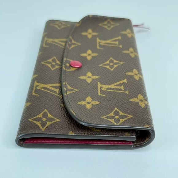 Louis Vuitton Monogram Canvas Wallet with Classic LV Pattern and Red Button - Picture 3 of 8